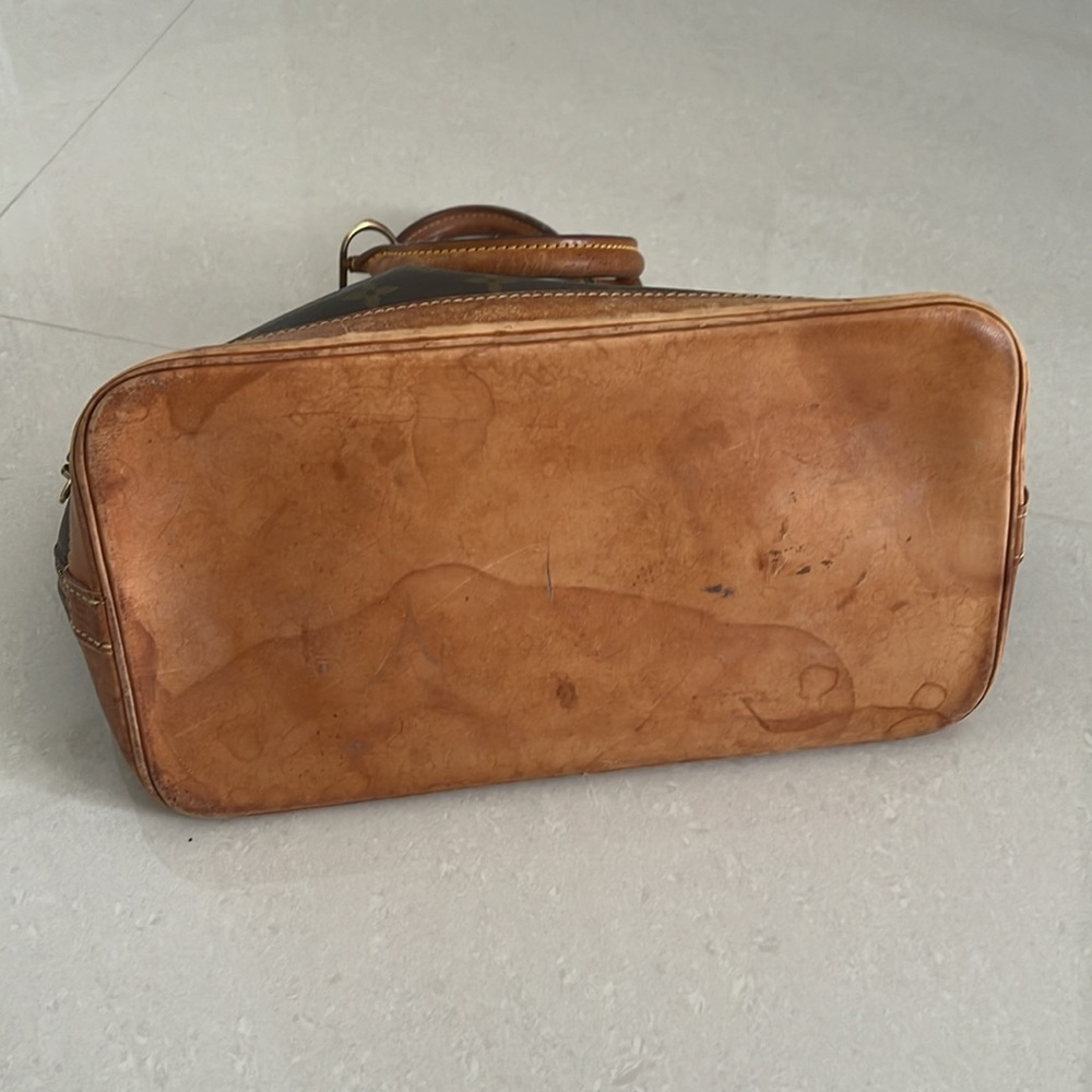 Louis Vuitton Brown Monogram Handbag - Picture 11 of 16